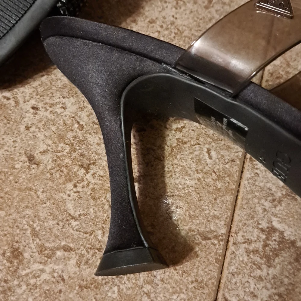 Guess shoes - Picture 9 of 10